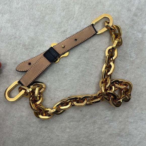 ⛔️SOLD⛔️ESCADA Vintage 90’s Heart Buckle Navy Blue Leather & Gold Chain Waist Be - Picture 9 of 11